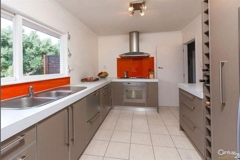 Photo of property in 7 Angelo Avenue, Howick, Auckland, 2014