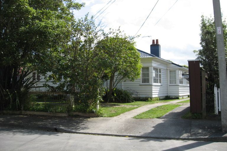 Photo of property in 327 Riverside Drive North, Waterloo, Lower Hutt, 5011