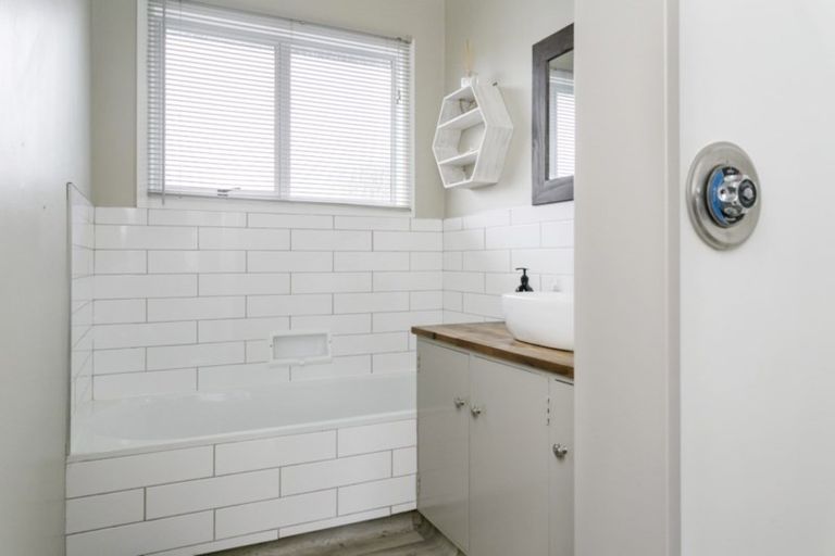 Photo of property in 11 Koha Road, Taupo, 3330