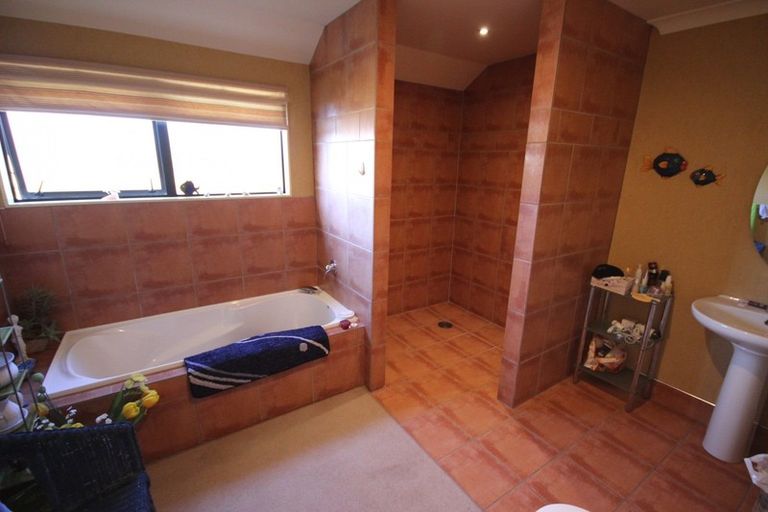 Photo of property in 16 Presidential Drive, Milson, Palmerston North, 4414