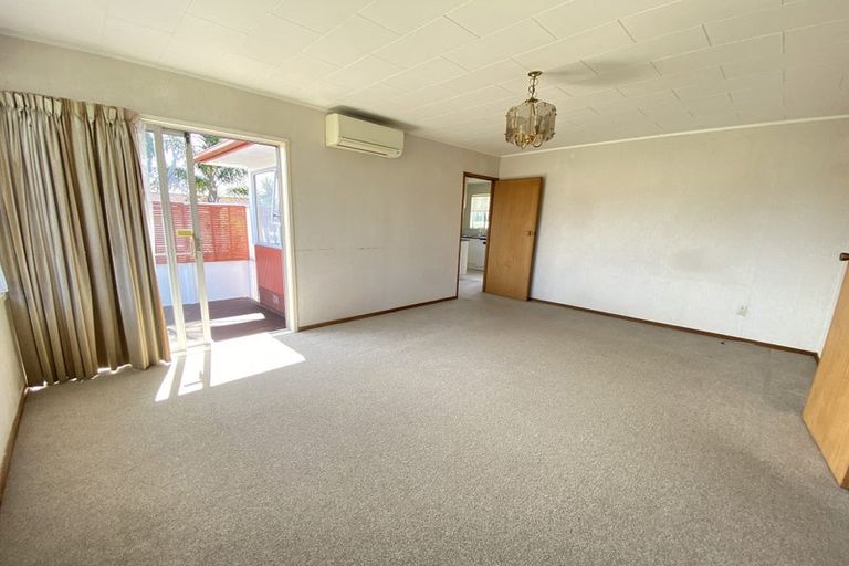 Photo of property in 60 Casuarina Road, Half Moon Bay, Auckland, 2012