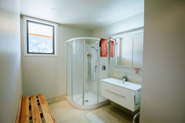 Photo of property in 17 Balneaves Lane, Albert Town, Wanaka, 9382