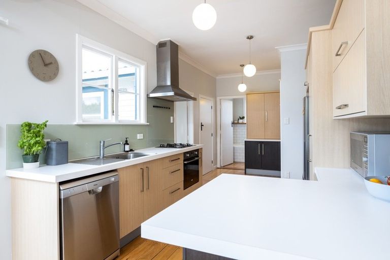 Photo of property in 19 Tokomaru Street, Welbourn, New Plymouth, 4312