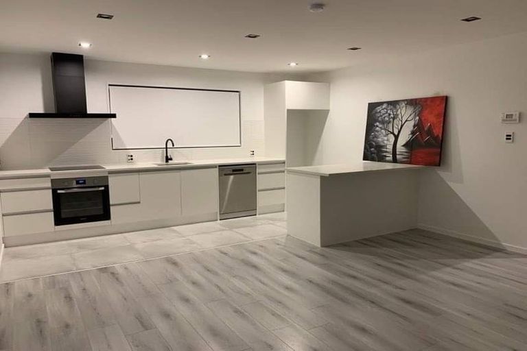 Photo of property in 8 Caribbean Drive, Unsworth Heights, Auckland, 0632