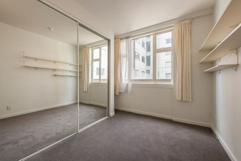 Photo of property in De Vere Apartments, 9/23 Tennyson Street, Te Aro, Wellington, 6011