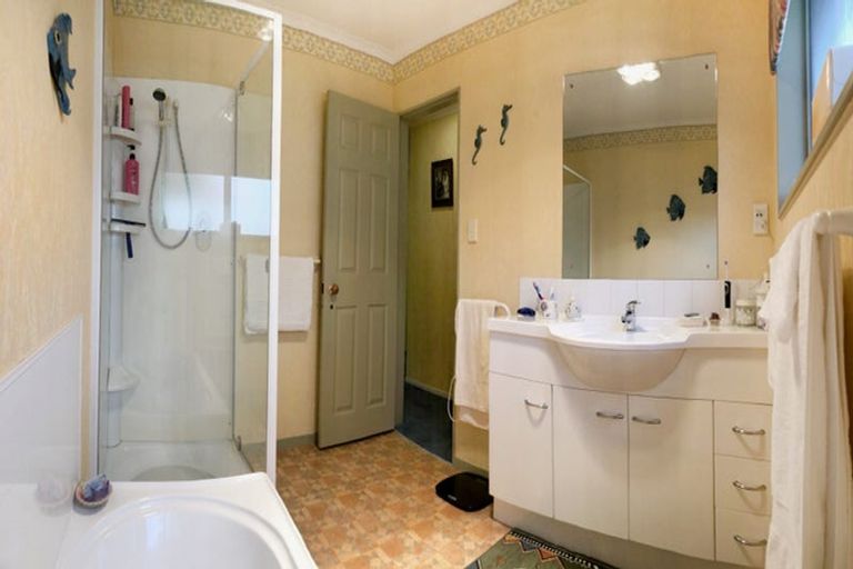 Photo of property in 4a Hoyte Place, Pukehangi, Rotorua, 3015