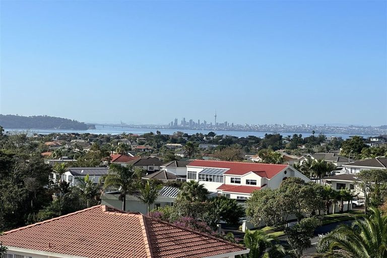 Photo of property in 2/23 Bernleigh Terrace, West Harbour, Auckland, 0618