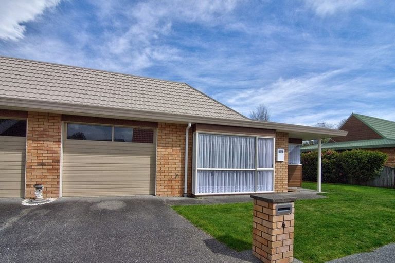 Photo of property in Holdsworth Villas, 4/2 William Donald Drive, Solway, Masterton, 5810