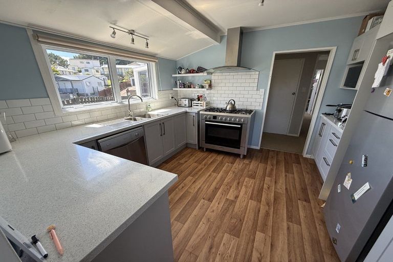 Photo of property in 43 Mossburn Grove, Kelson, Lower Hutt, 5010