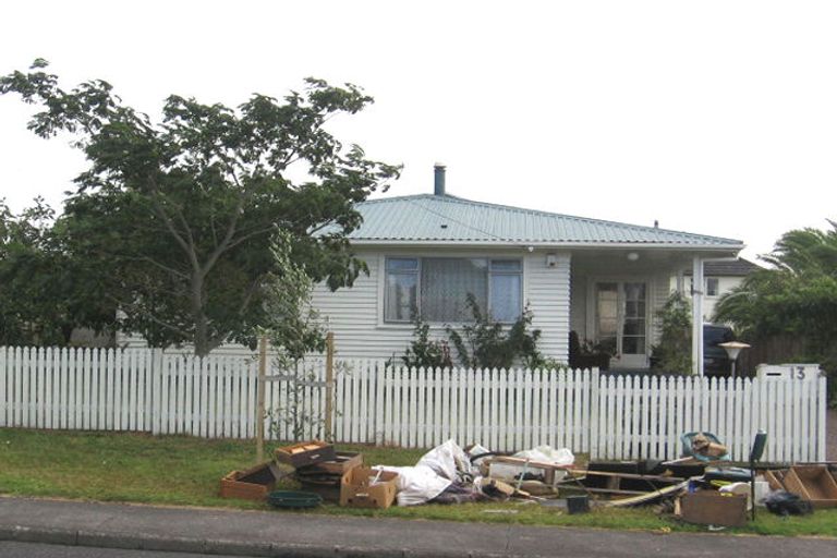 Photo of property in 13 Barbary Avenue, Kelston, Auckland, 0602