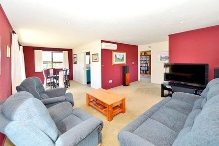 Photo of property in 12 Dominica Crescent, Grenada Village, Wellington, 6037