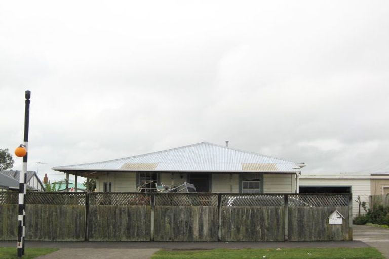 Photo of property in 223 Coronation Avenue, Welbourn, New Plymouth, 4310