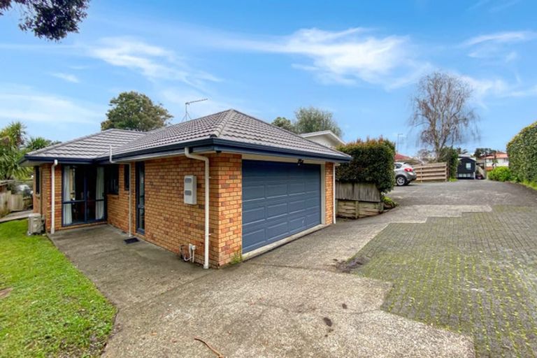 Photo of property in 36a Divich Avenue, Te Atatu South, Auckland, 0610