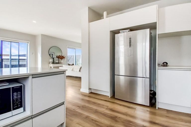 Photo of property in 17 Dorricott Avenue, Hobsonville, Auckland, 0616