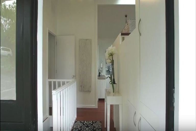 Photo of property in 7 Tranquil Glade, Hillcrest, Auckland, 0627