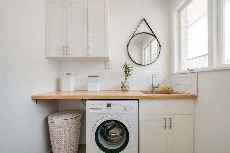 Photo of property in 23 James Cook Street, Havelock North, 4130