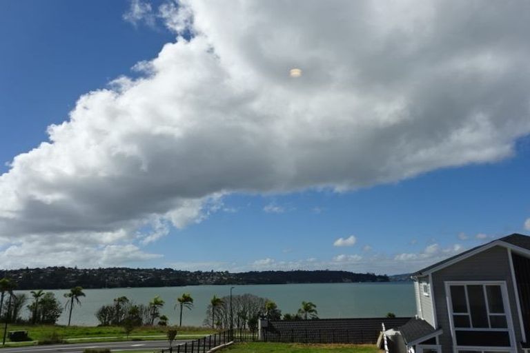 Photo of property in 11 Gunn Way, Hobsonville, Auckland, 0616