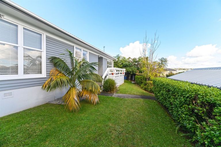 Photo of property in 1/48 Bond Crescent, Forrest Hill, Auckland, 0620