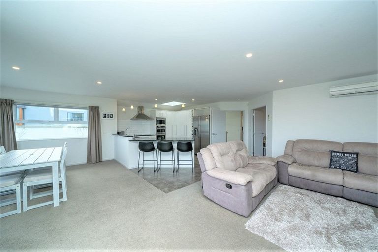 Photo of property in 91 Seaview Road, Paraparaumu Beach, Paraparaumu, 5032