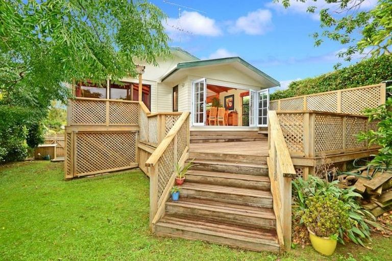 Photo of property in 50 Moore Street, Hillcrest, Auckland, 0627