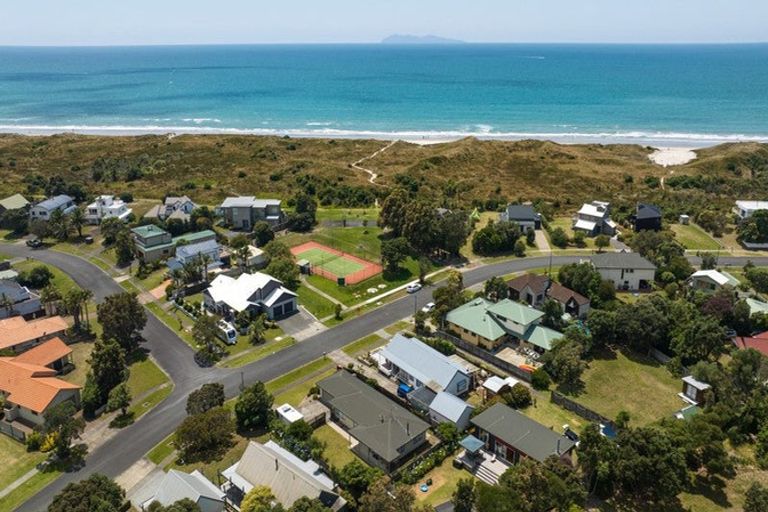 Photo of property in 6 Papaunahi Road, Bowentown, Waihi Beach, 3177