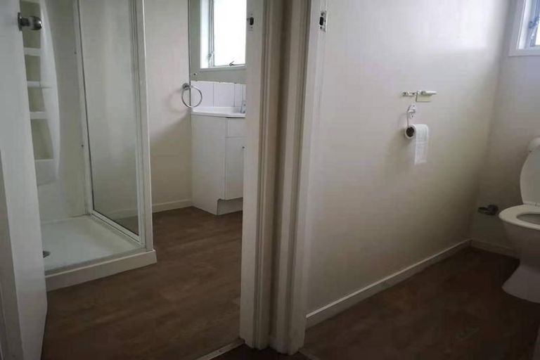 Photo of property in 41 Triangle Road, Massey, Auckland, 0614