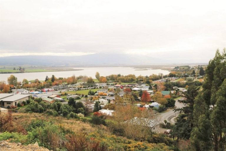 Photo of property in 33 Castle Street, Waihola, Milton, 9073