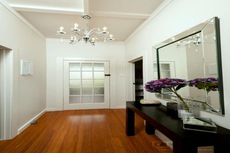 Photo of property in 1/3 Alma Road, Milford, Auckland, 0620