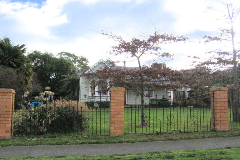 Photo of property in 160 Lethbridge Street, Feilding, 4702