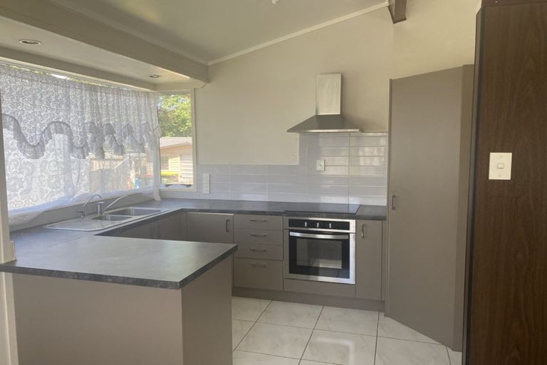 Photo of property in 33 Eddowes Street, Manurewa, Auckland, 2102