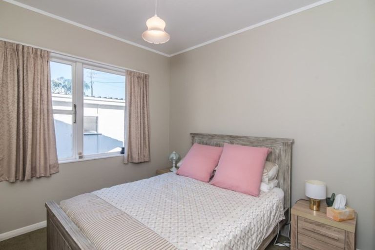 Photo of property in 52 Happy Valley Road, Owhiro Bay, Wellington, 6023