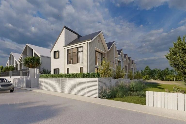 Photo of property in 2/142 Marine Parade, New Brighton, Christchurch, 8083