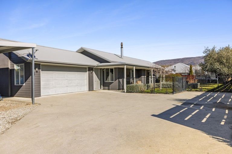 Photo of property in 44 Missy Crescent, Mount Pisa, Cromwell, 9383