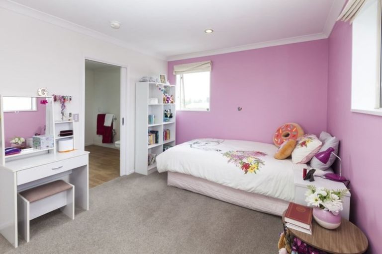 Photo of property in 47 Ruahine Place, Parklands, Christchurch, 8083