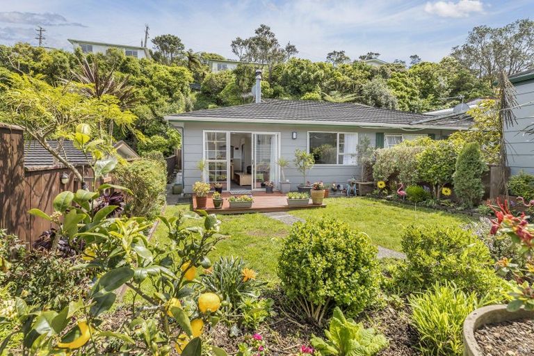 Photo of property in 1/40 Salford Street, Newlands, Wellington, 6037