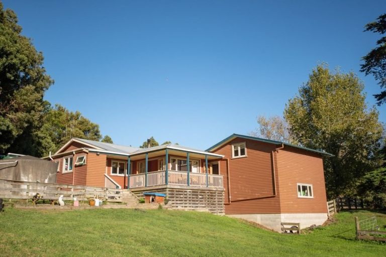 Photo of property in 137-147 Pahiatua Aokautere Road, Aokautere, Palmerston North, 4471