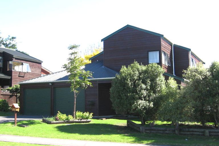 Photo of property in 2 Capstan Court, Te Atatu Peninsula, Auckland, 0610