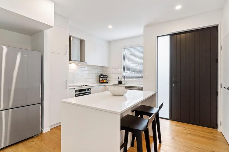 Photo of property in 6/82 East Coast Road, Milford, Auckland, 0620