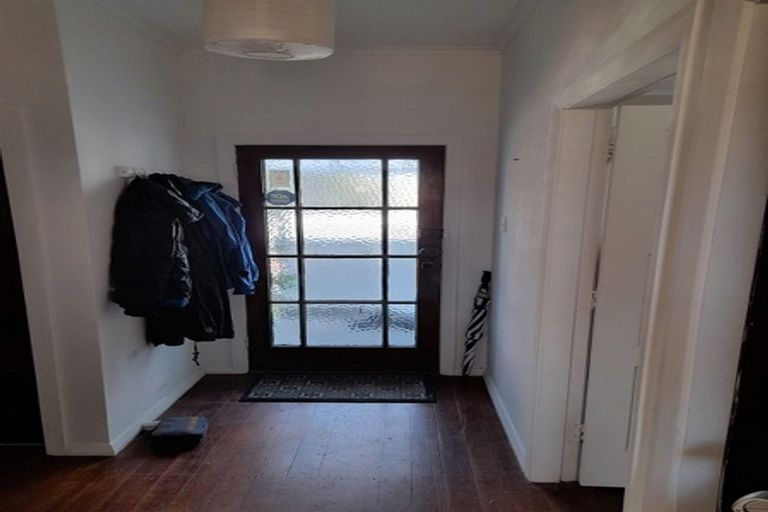 Photo of property in 1/30 Norwood Road, Bayswater, Auckland, 0622