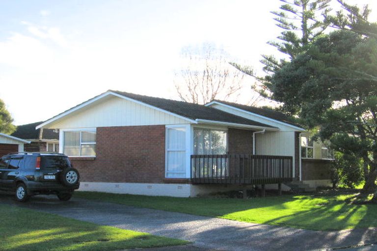 Photo of property in 2 Hatton Road, Orewa, 0931