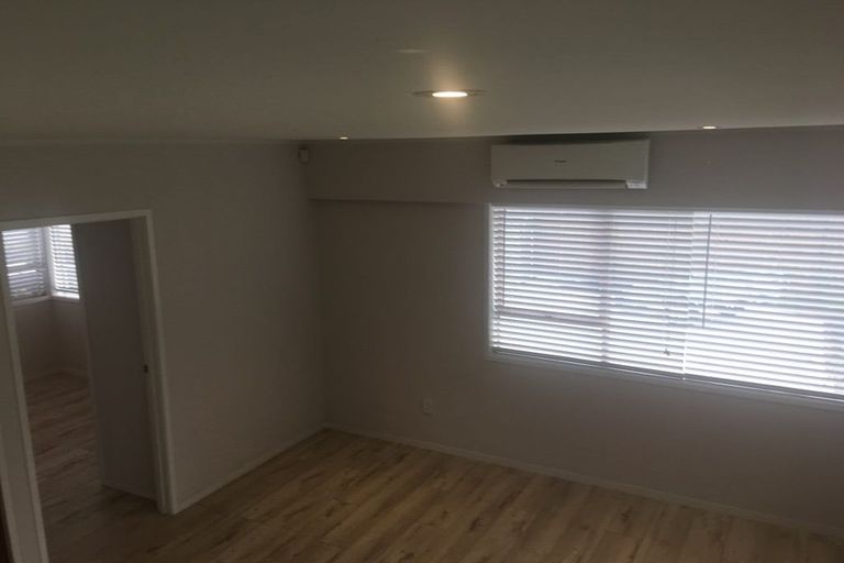 Photo of property in 64 West Coast Road, Glen Eden, Auckland, 0602