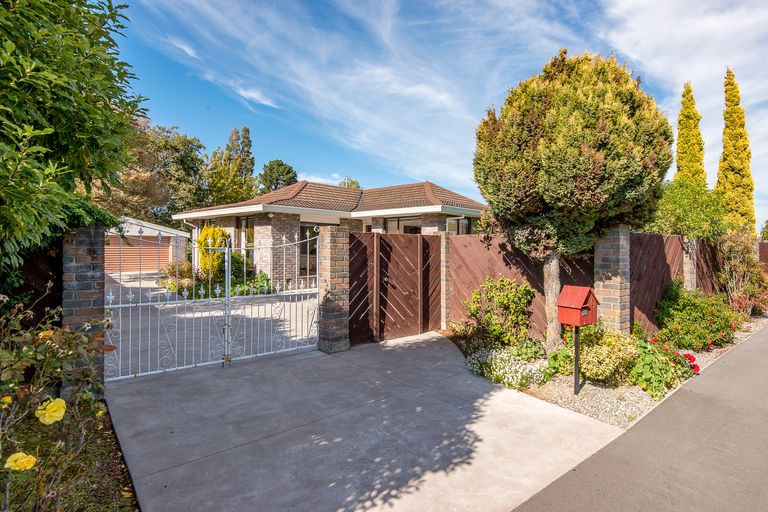 Photo of property in 60 Waratah Street, Avondale, Christchurch, 8061