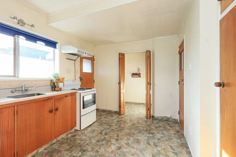 Photo of property in 2/6 Lindsay Street, Havelock North, 4130