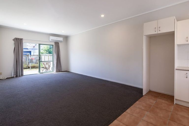 Photo of property in 13 Vitex Lane, Henderson, Auckland, 0612