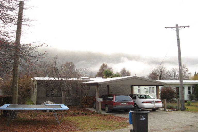 Photo of property in 33 Caernarvon Street, Arrowtown, 9302