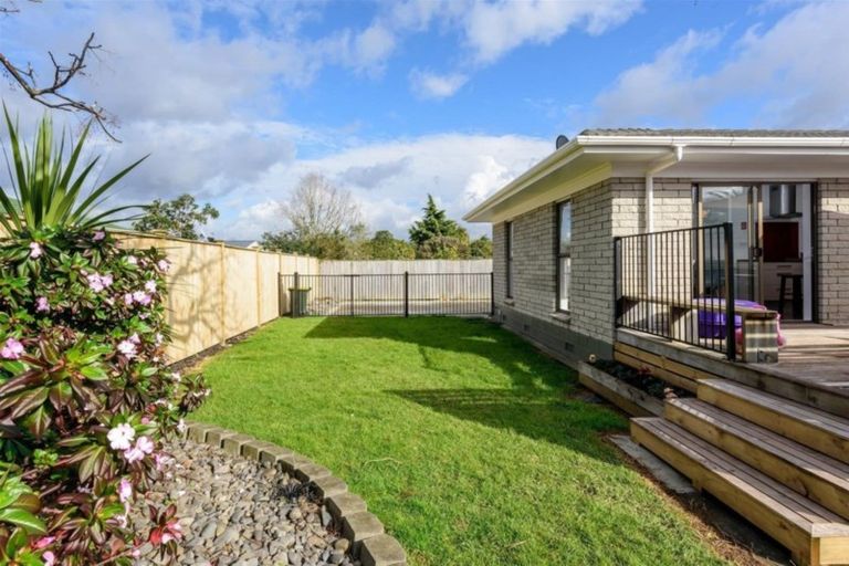Photo of property in 2/15 Dowling Place, Pakuranga, Auckland, 2010