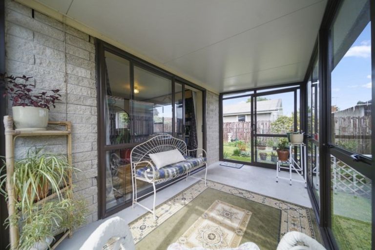 Photo of property in 2/7 King Edward Avenue, Papakura, 2110