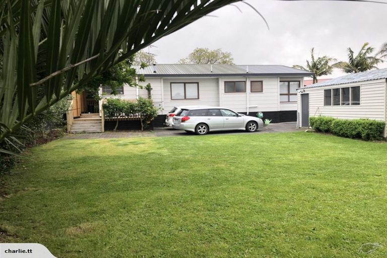 Photo of property in 10 Gardone Terrace, Conifer Grove, Takanini, 2112