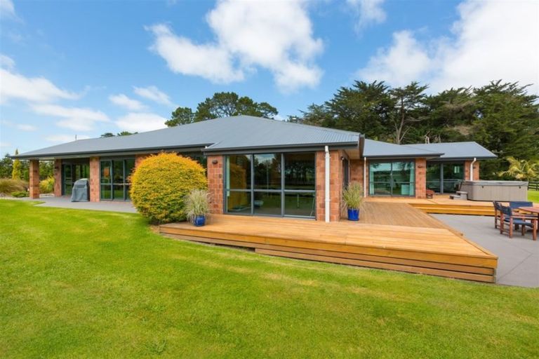 Photo of property in 225a Kairau Road, Brixton, New Plymouth, 4373