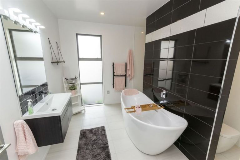 Photo of property in 19 Sloan Avenue, Rangiora, 7400